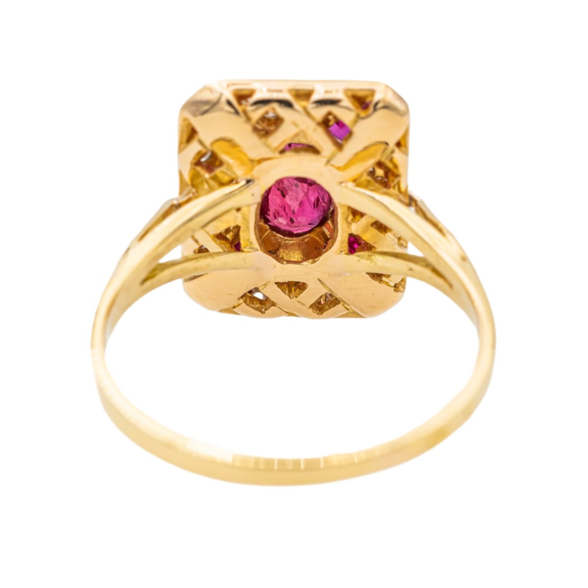 Bague en or jaune, rubis et diamants - Castafiore