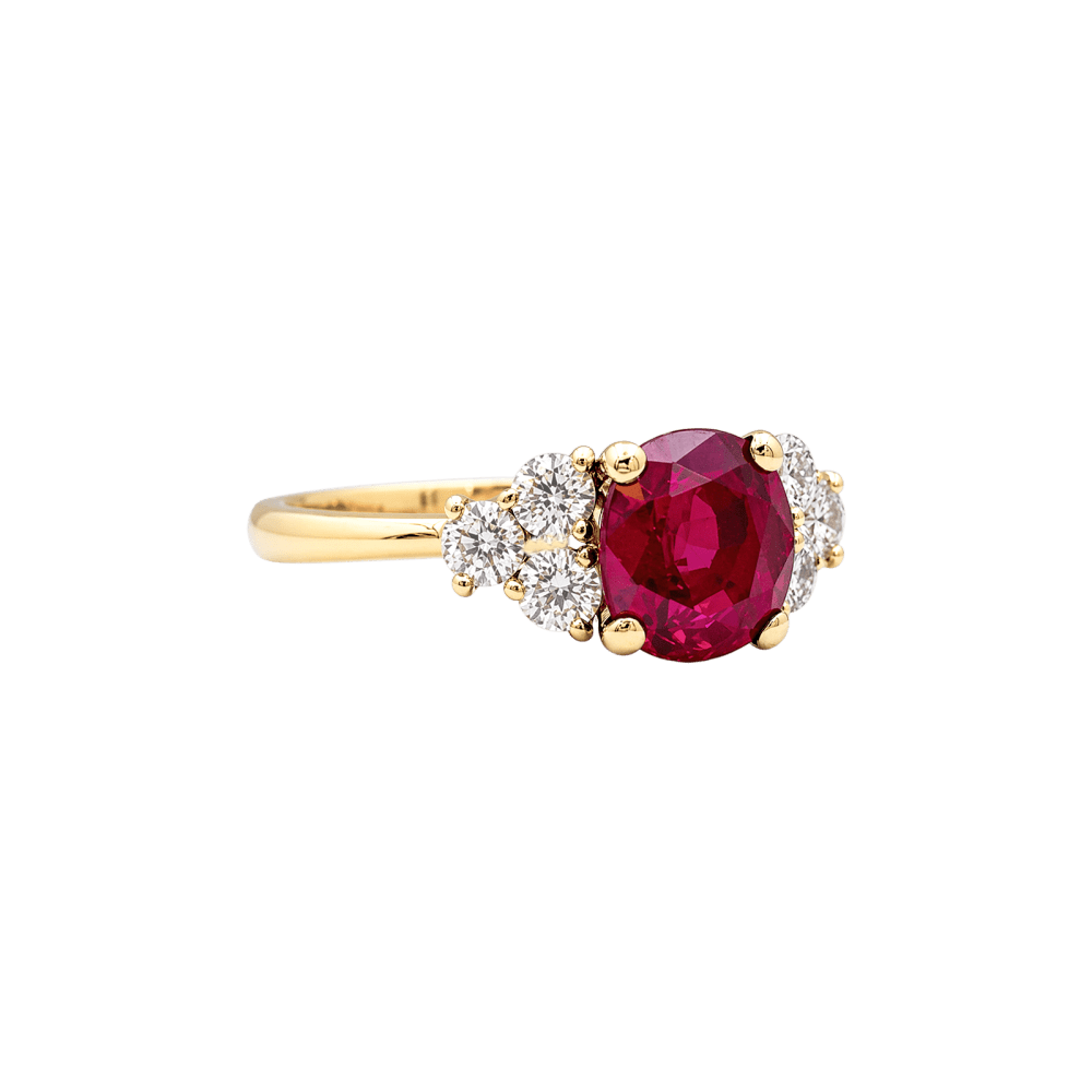 Bague en or jaune, rubis et diamants - Castafiore