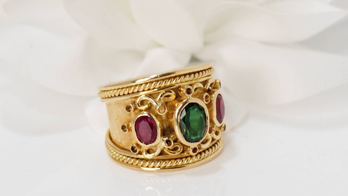 Bague en or jaune rubis et pierre verte - Castafiore