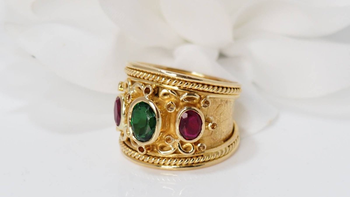 Bague en or jaune rubis et pierre verte - Castafiore