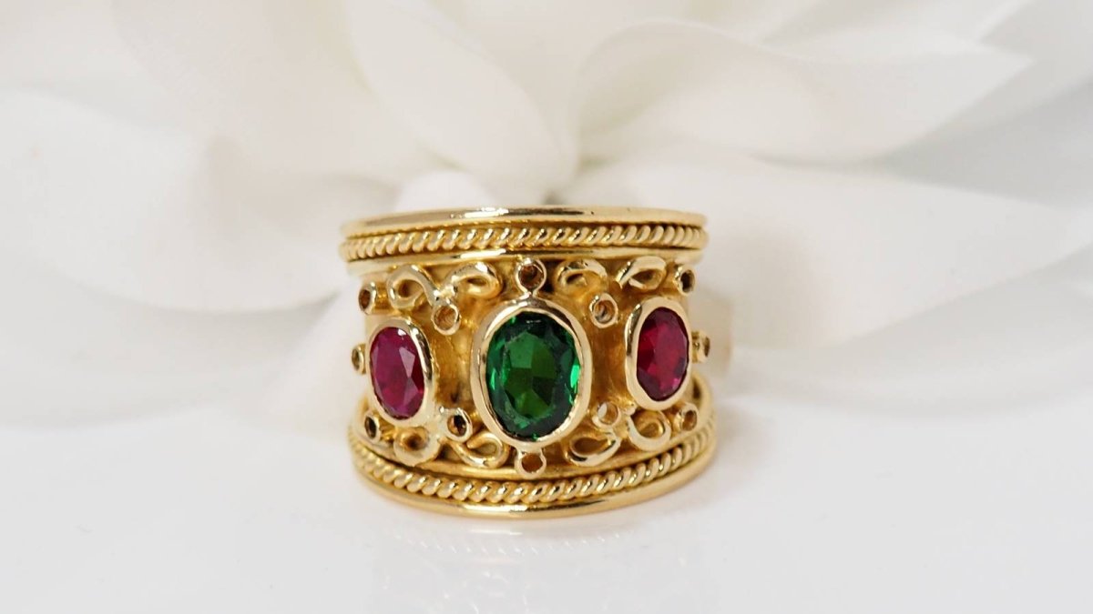 Bague en or jaune rubis et pierre verte - Castafiore
