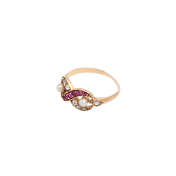 Bague en or jaune, rubis, perles et diamants - Castafiore