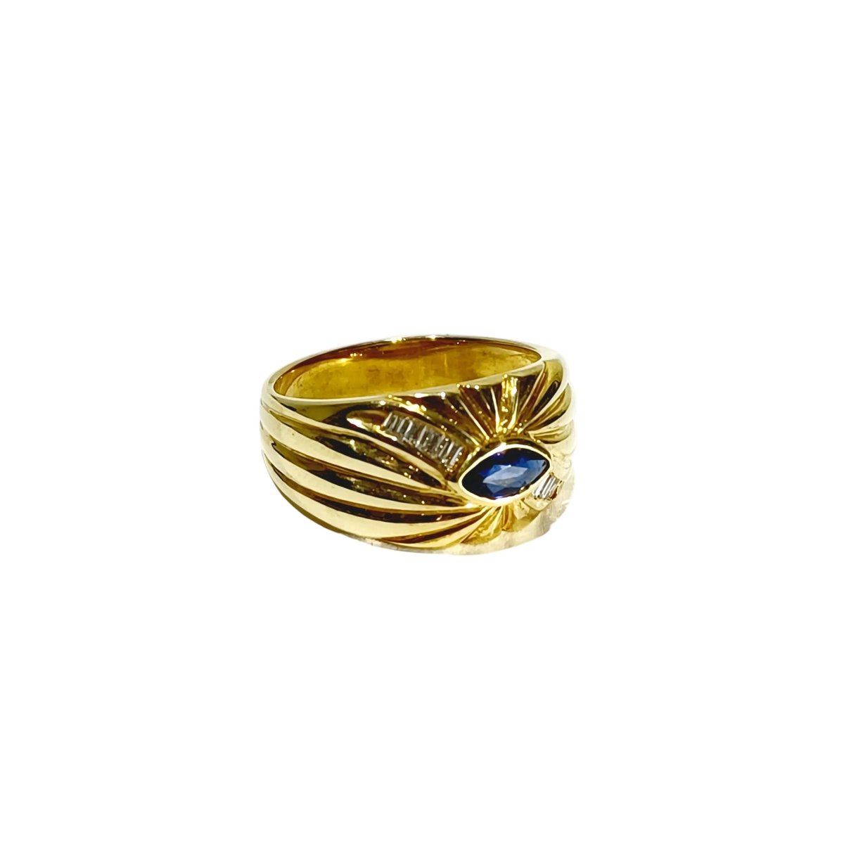 Bague en or jaune, saphir et diamants - Castafiore