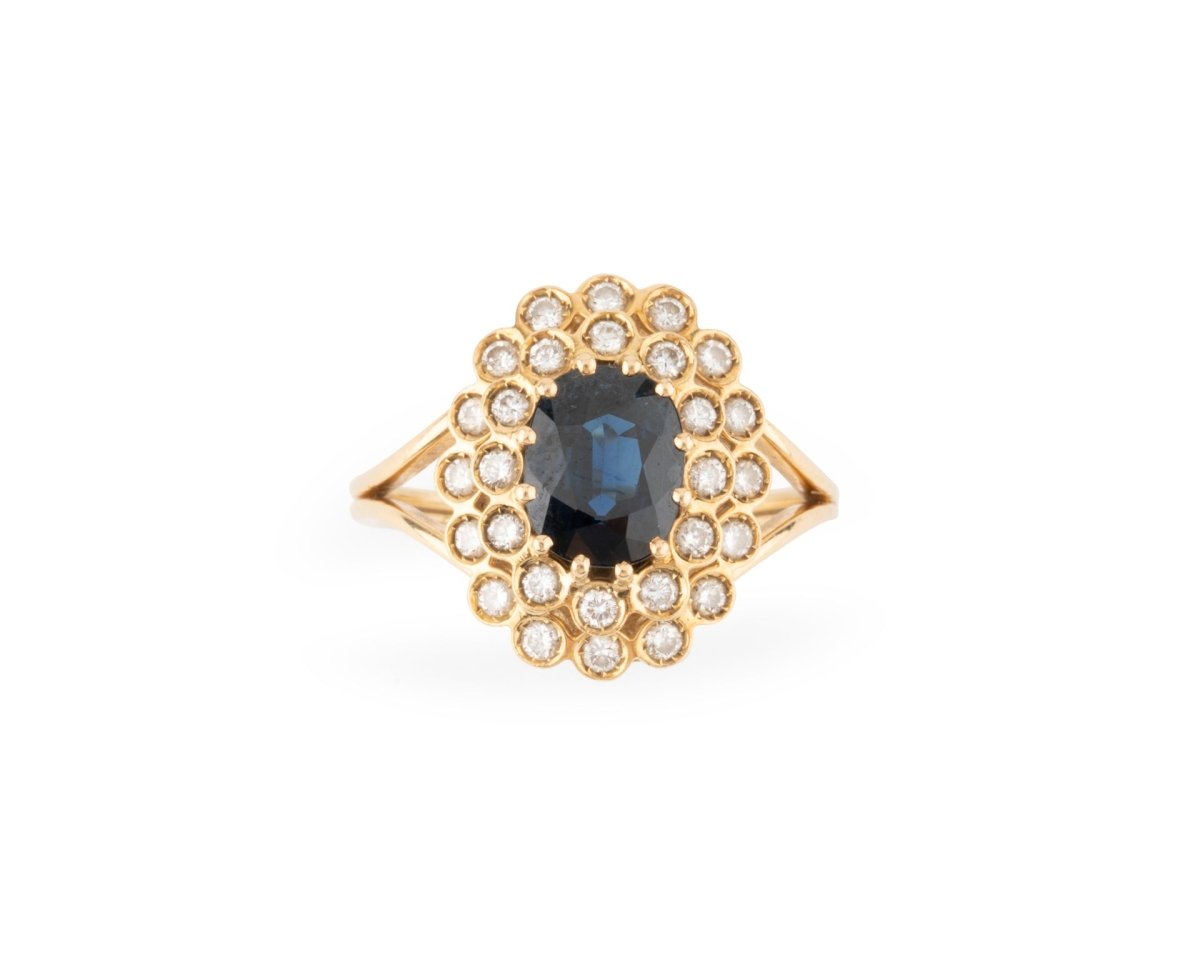 Bague en or jaune, saphir et diamants - Castafiore