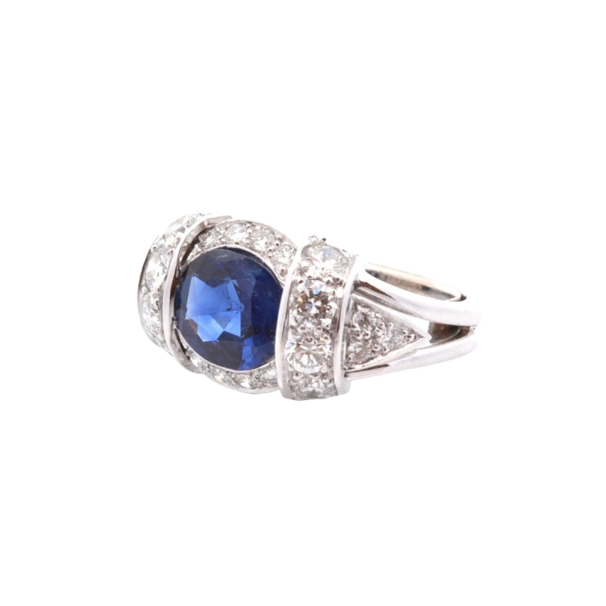 Bague en or jaune, saphir et diamants - Castafiore