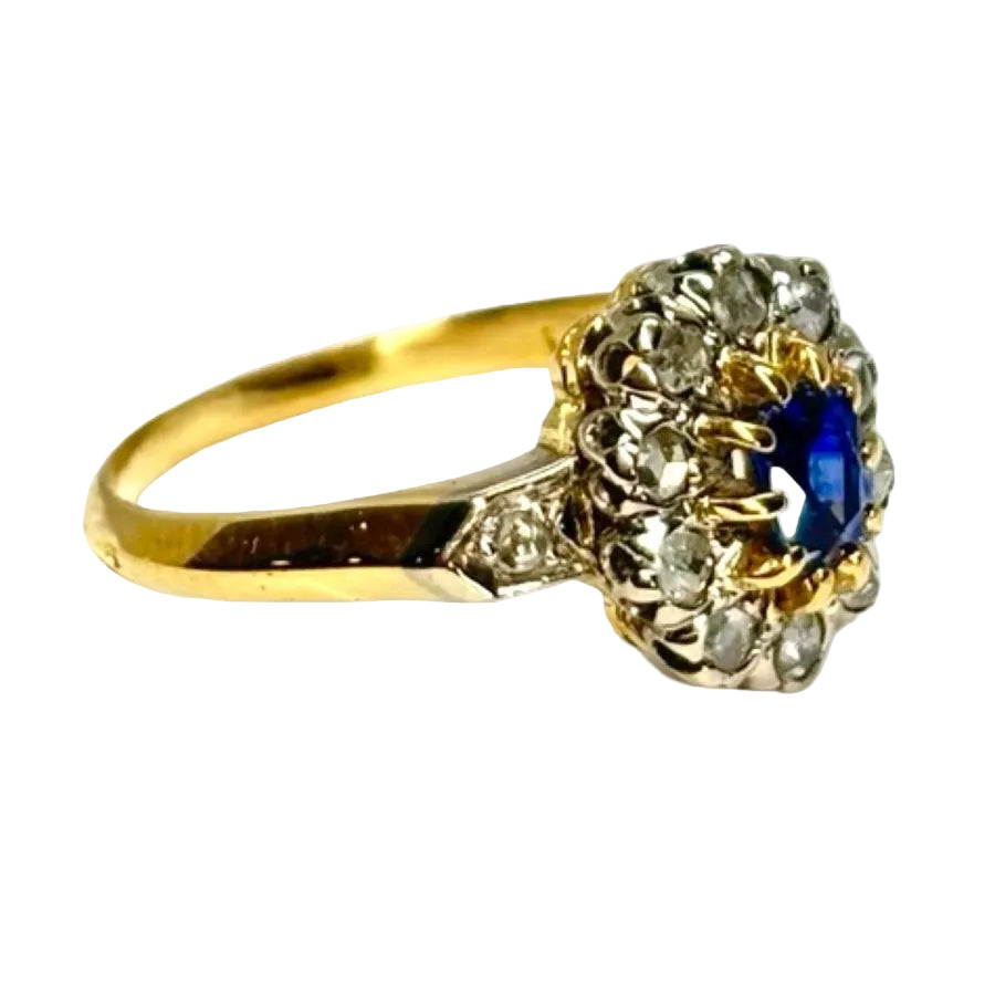 Bague en or jaune saphir et diamants - Castafiore