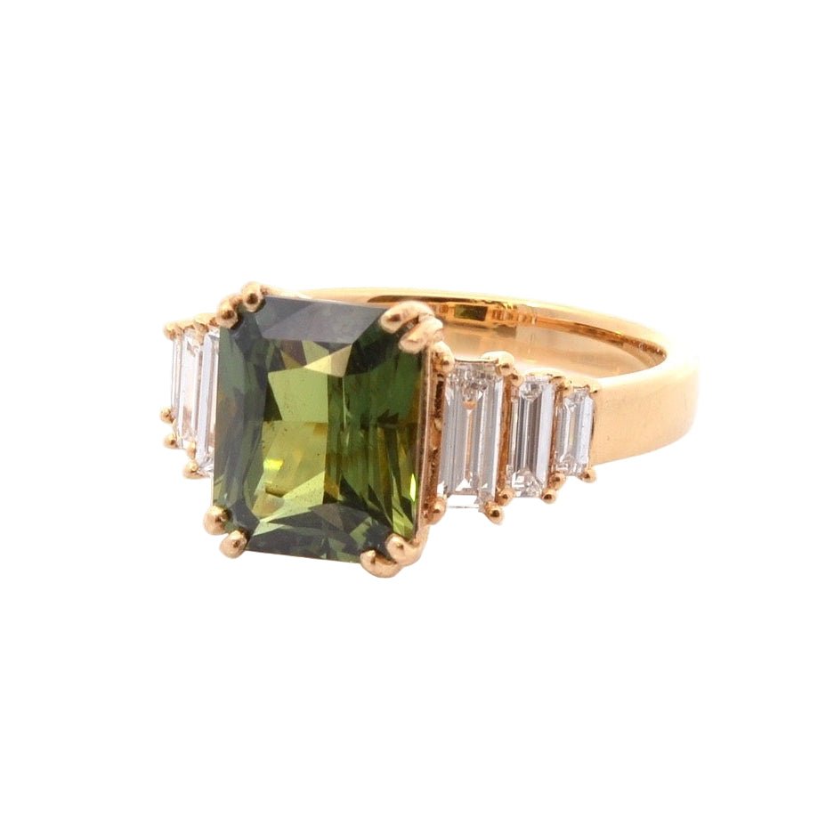 Bague en or jaune, saphir, et diamants - Castafiore