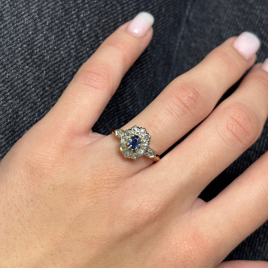 Bague en or jaune saphir et diamants - Castafiore