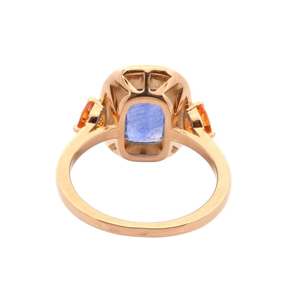 Bague en or jaune, saphir, et diamants - Castafiore