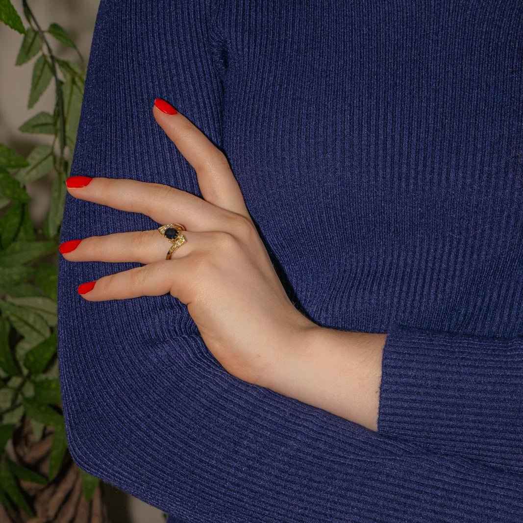 Bague en or jaune, saphir et diamants - Castafiore