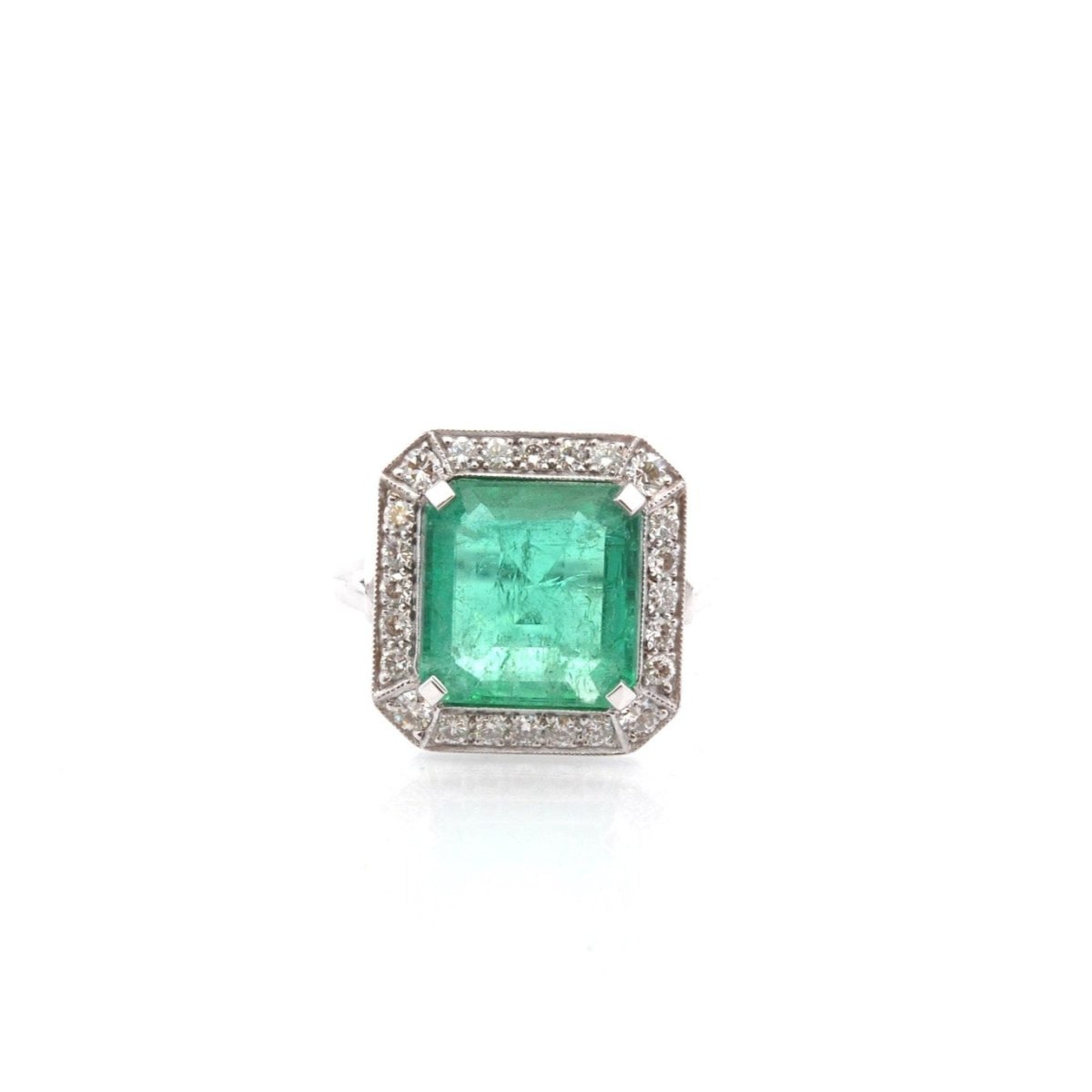 Bague en platine, émeraude et diamants - Castafiore