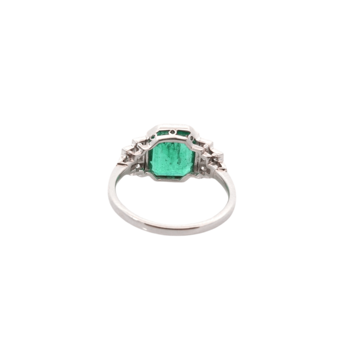 Bague en platine, émeraude et diamants - Castafiore