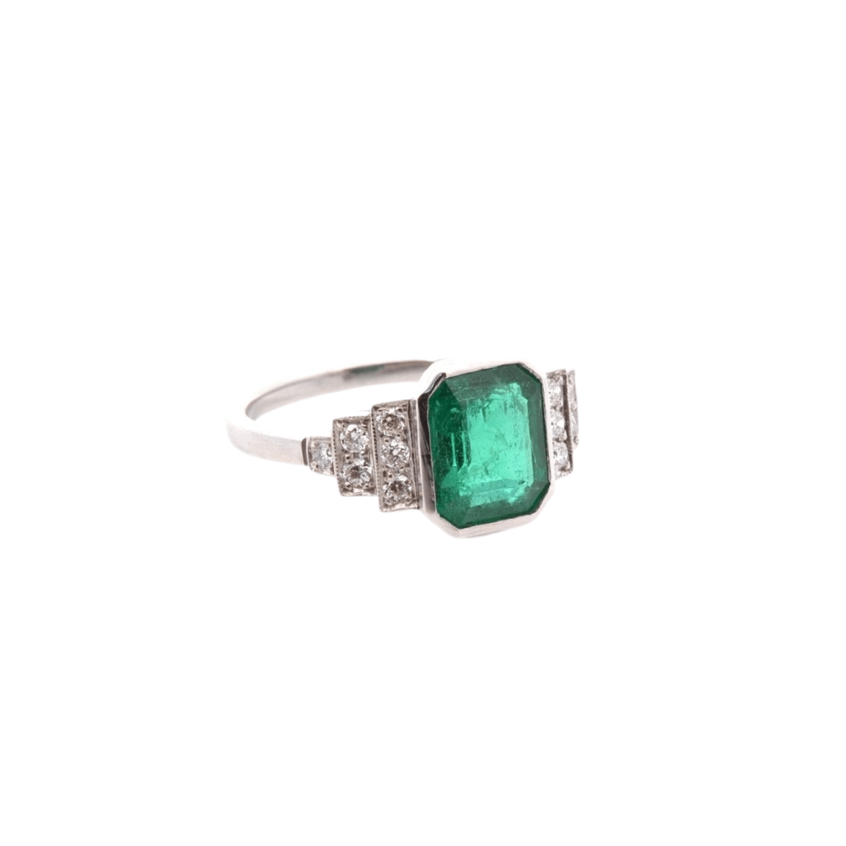Bague en platine, émeraude et diamants - Castafiore