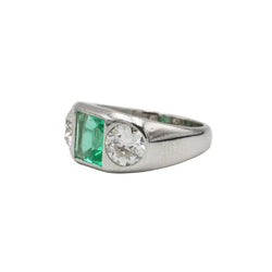 Bague en platine, émeraude et diamants - Castafiore