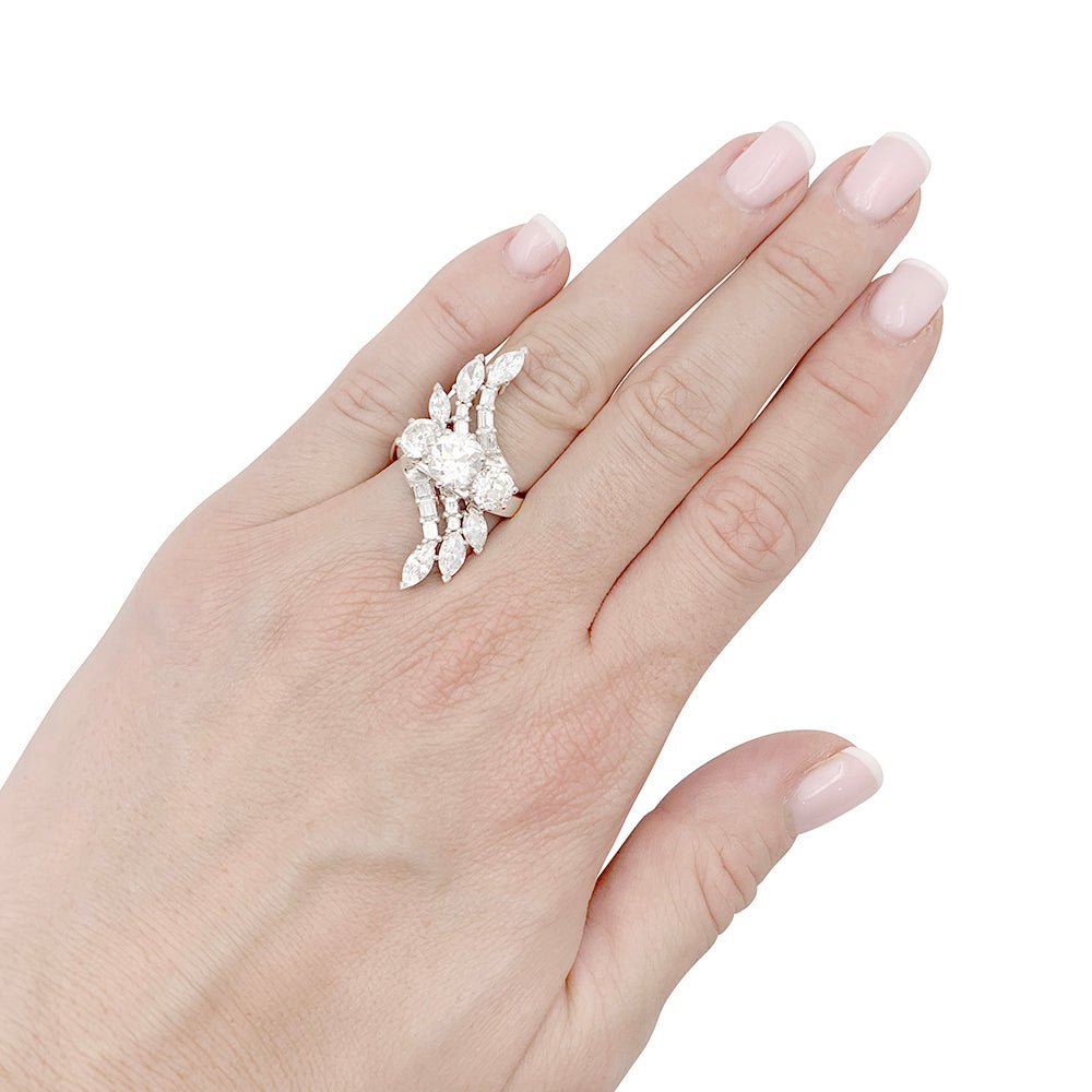 Platinum and diamond ring – Castafiore