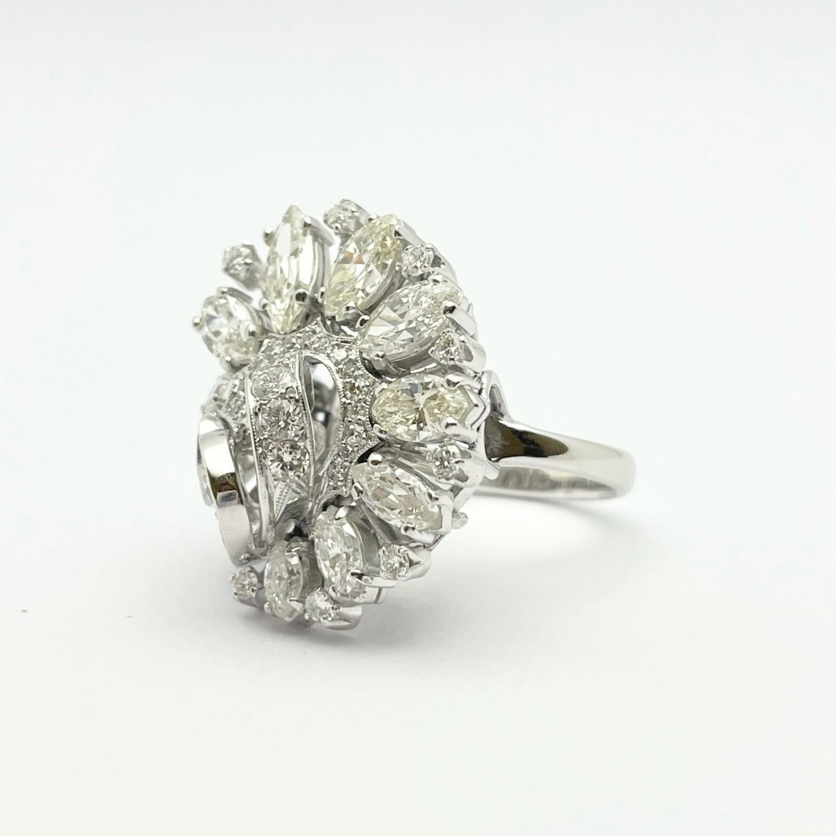 Bague en platine et diamants - Castafiore