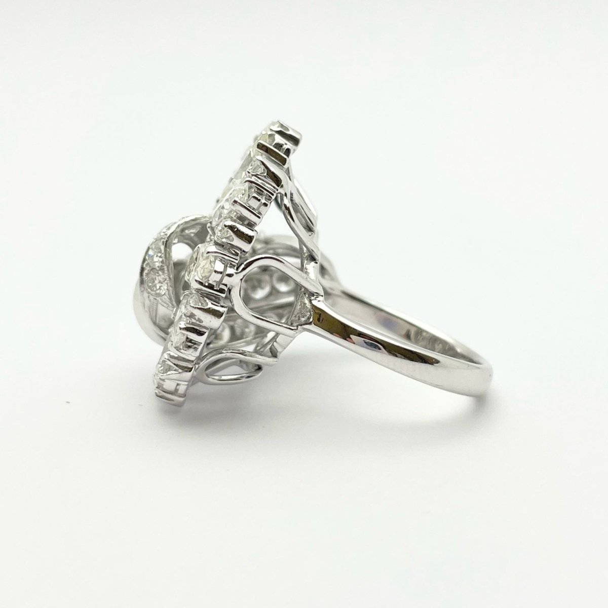 Bague en platine et diamants - Castafiore