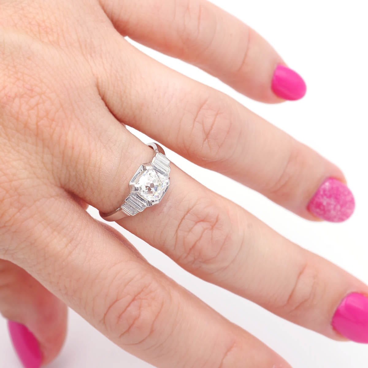 Bague en platine et diamants - Castafiore