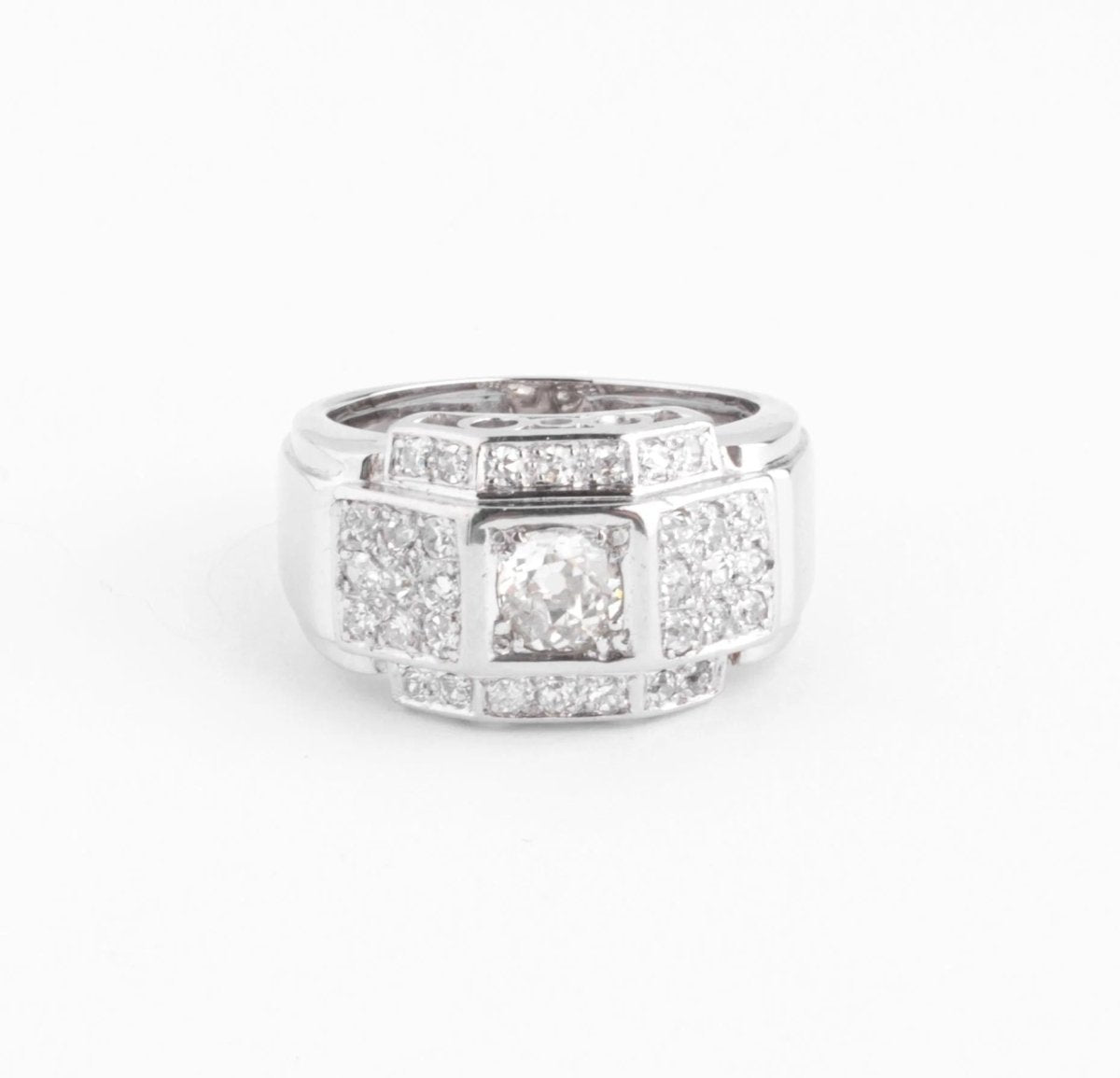 Bague en platine et diamants à gradins - Castafiore