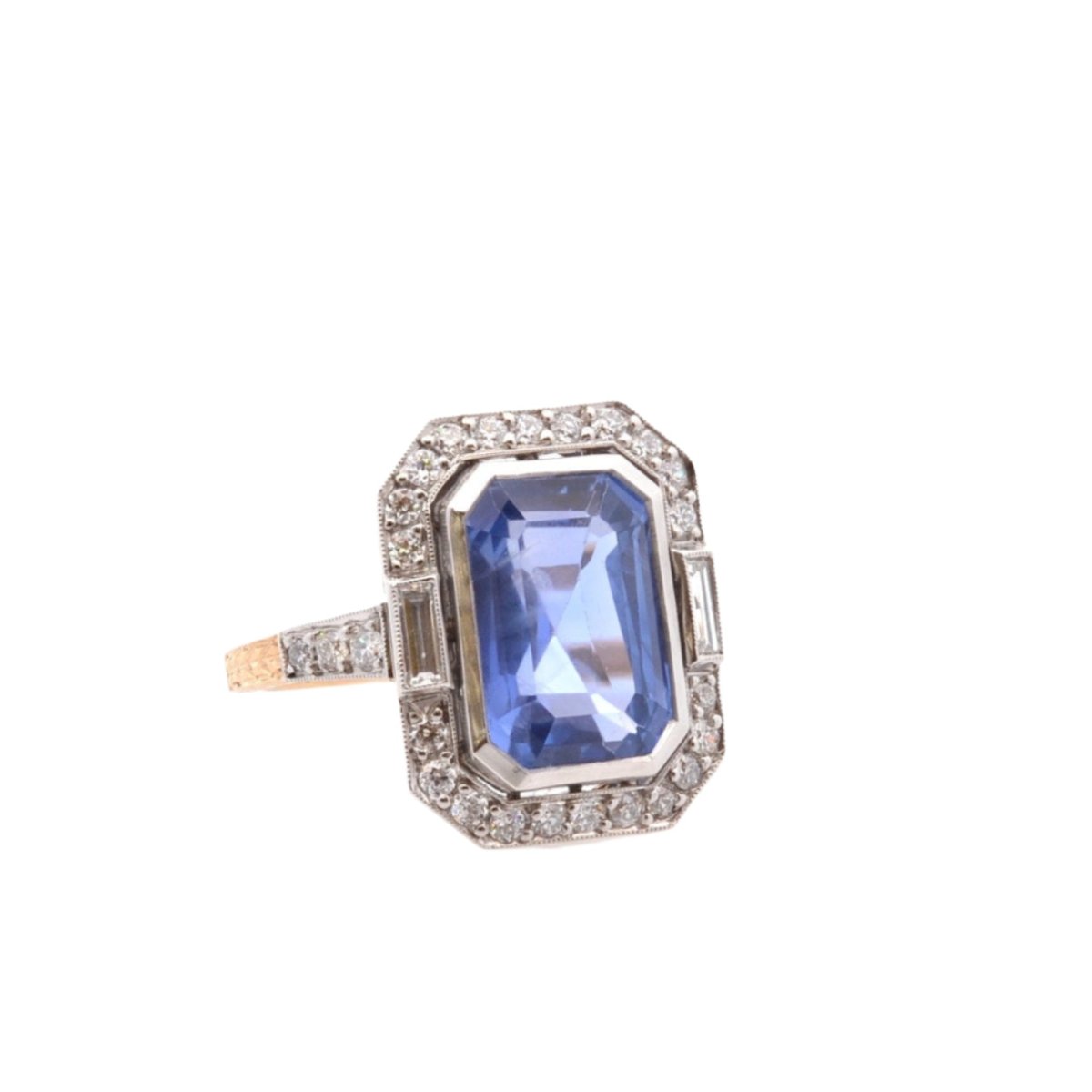 Bague en platine, or blanc, saphir et diamants - Castafiore