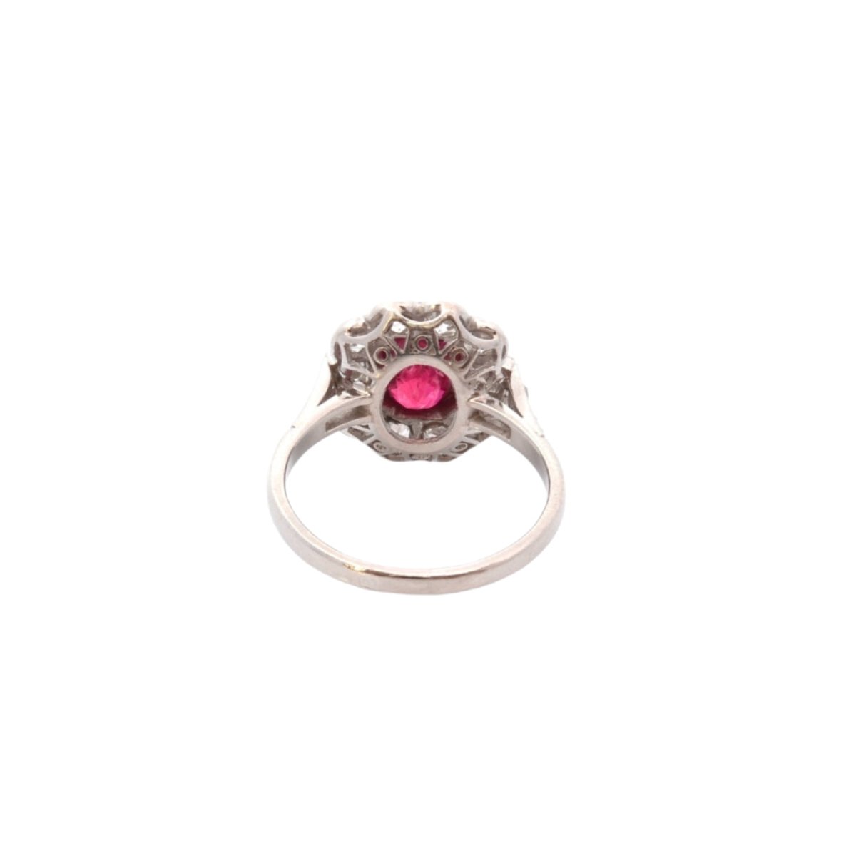 Bague en platine, rubis et diamants - Castafiore