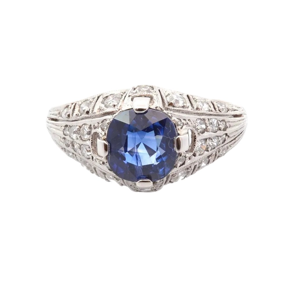 Bague en platine, saphir et diamants - Castafiore
