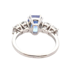 Bague en platine, saphir et diamants - Castafiore
