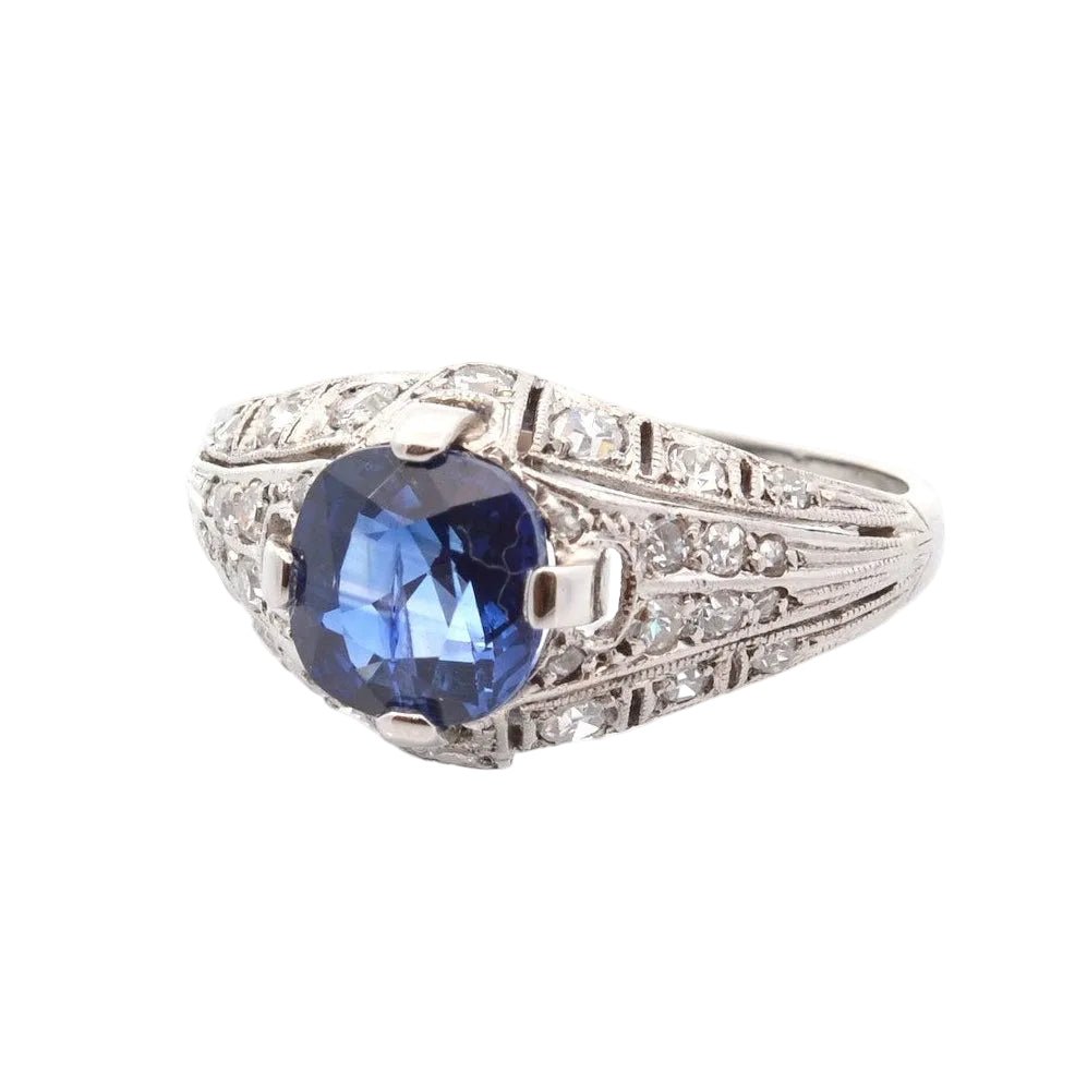 Bague en platine, saphir et diamants - Castafiore