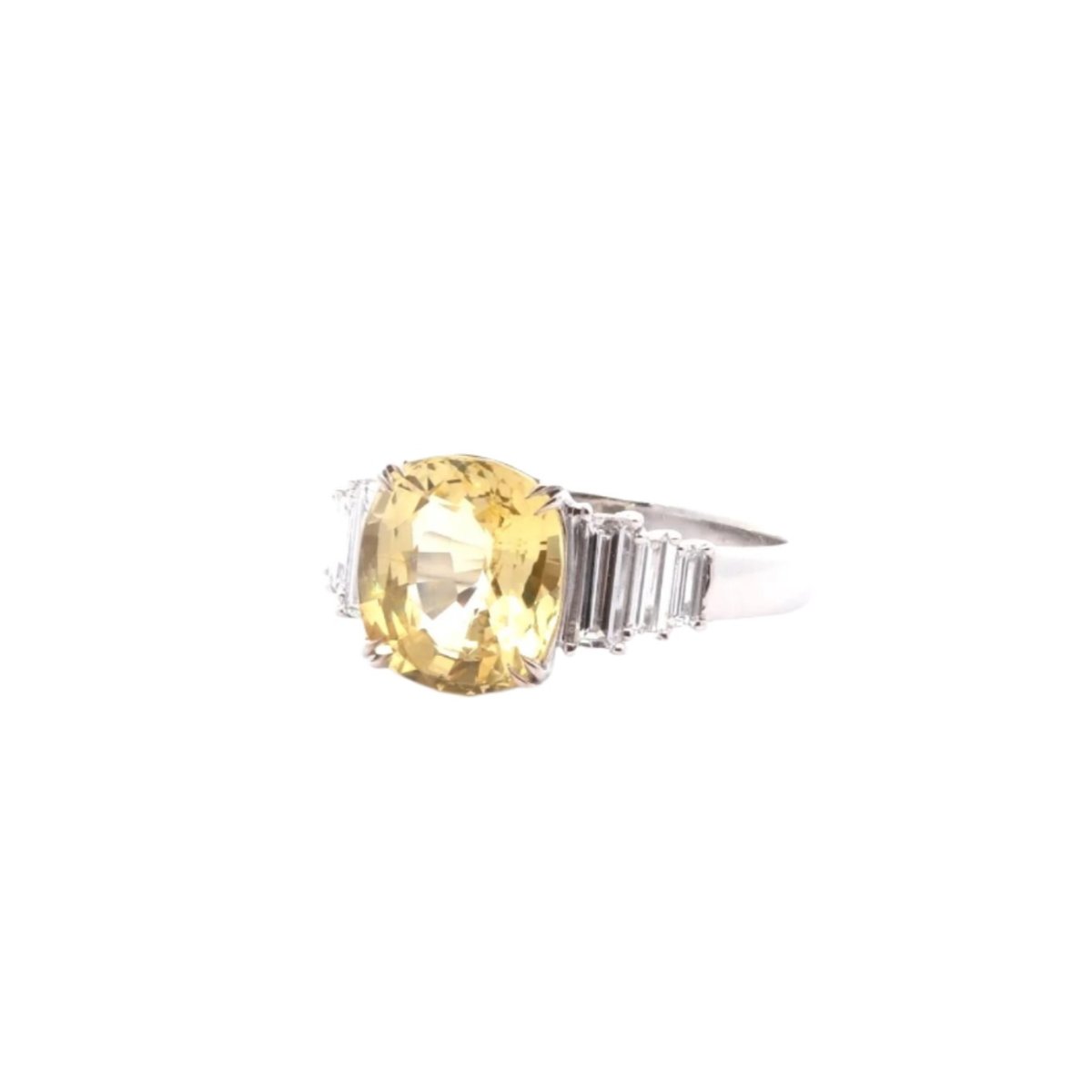 Bague en platine, saphir et diamants - Castafiore
