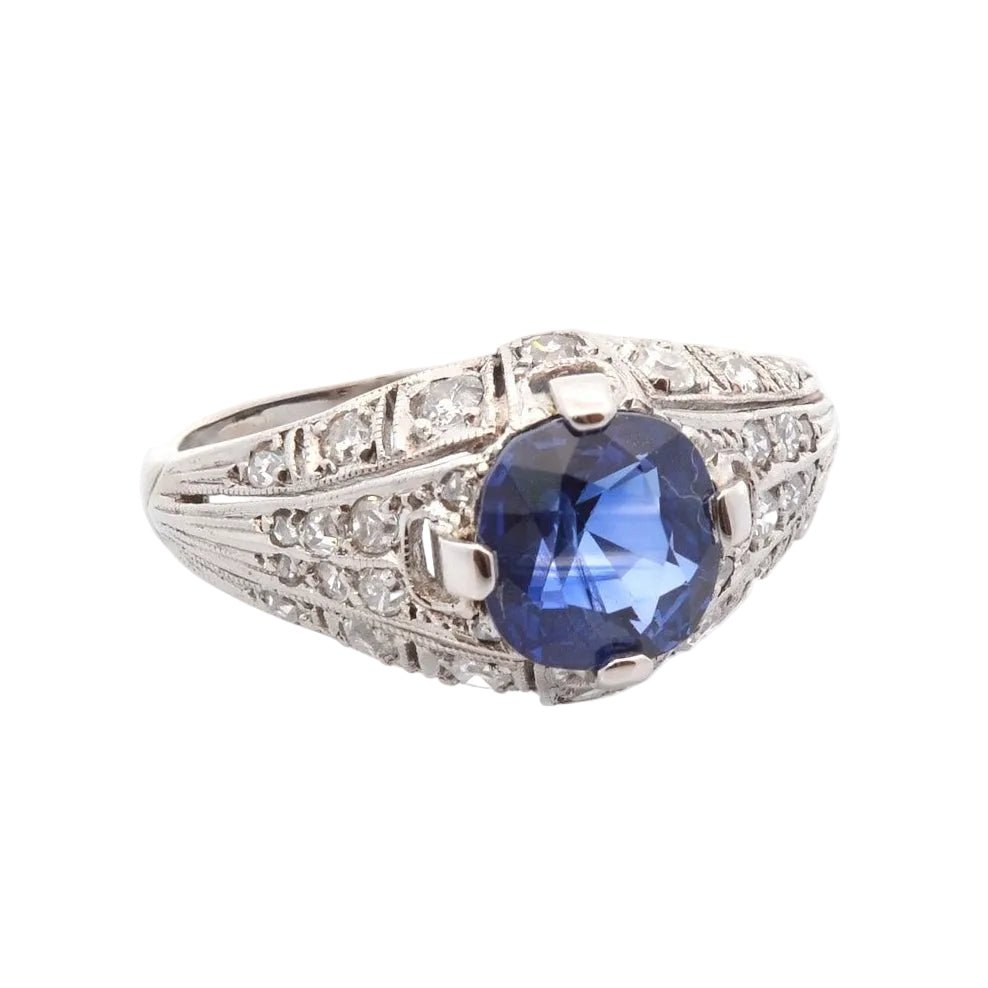 Bague en platine, saphir et diamants - Castafiore