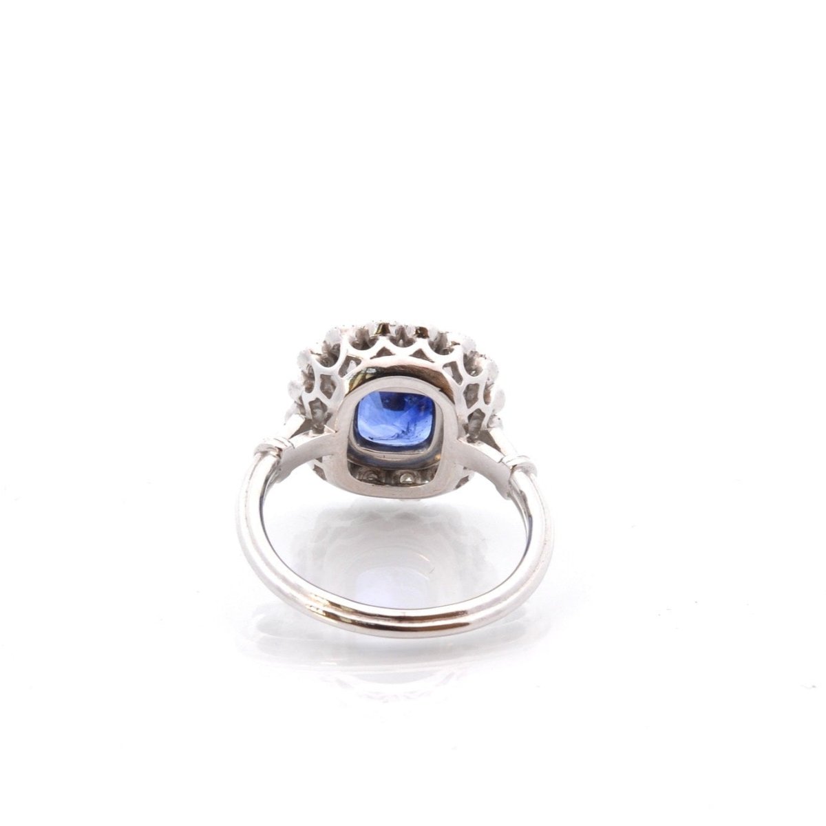 Bague en platine, saphir et diamants - Castafiore