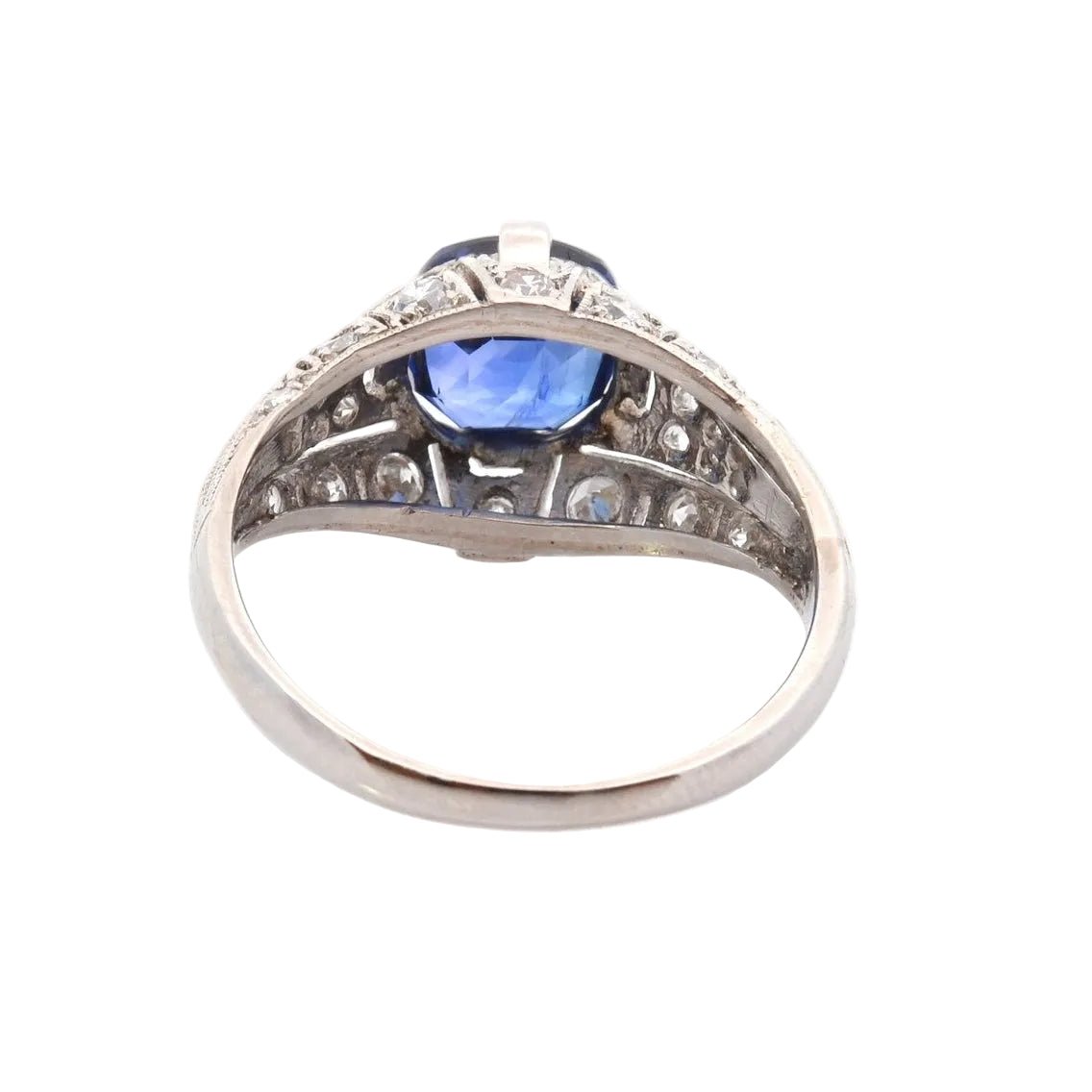Bague en platine, saphir et diamants - Castafiore