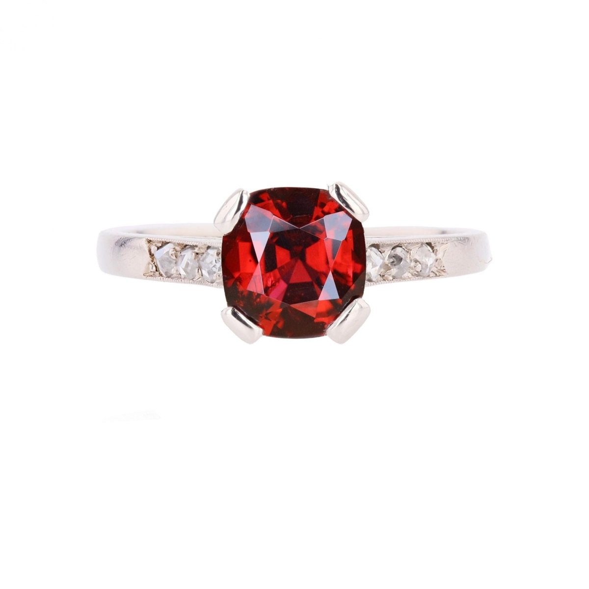 Bague en platine, spinelle et diamants - Castafiore