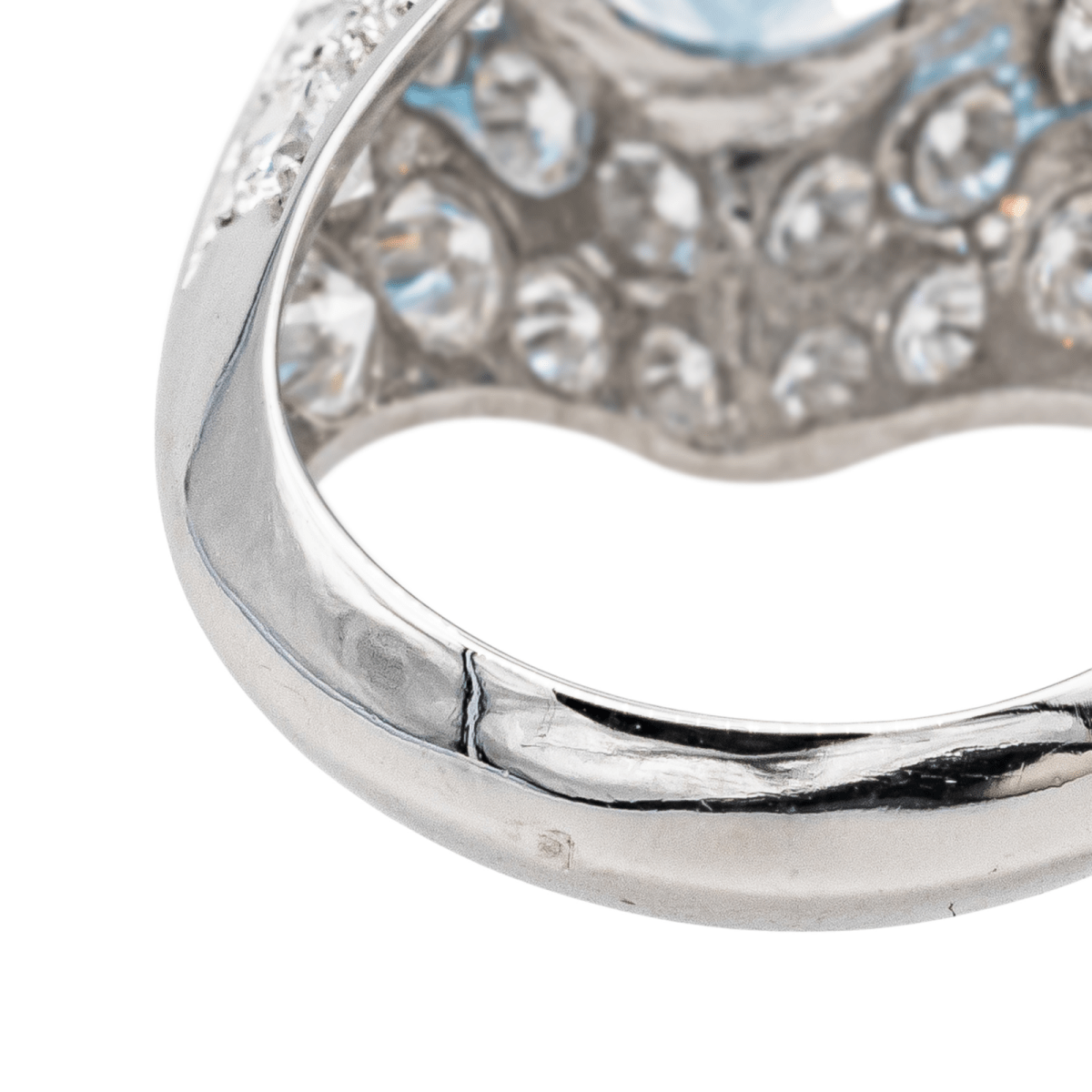 Bague en platine, topaze et diamants - Castafiore