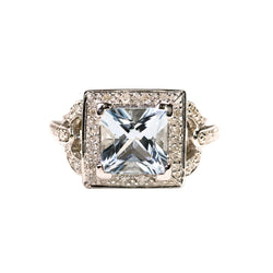 Bague Entourage en or blanc, aigue - marine et diamants - Castafiore