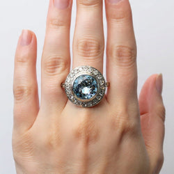 Bague Entourage en or blanc, aigue - marine et diamants - Castafiore