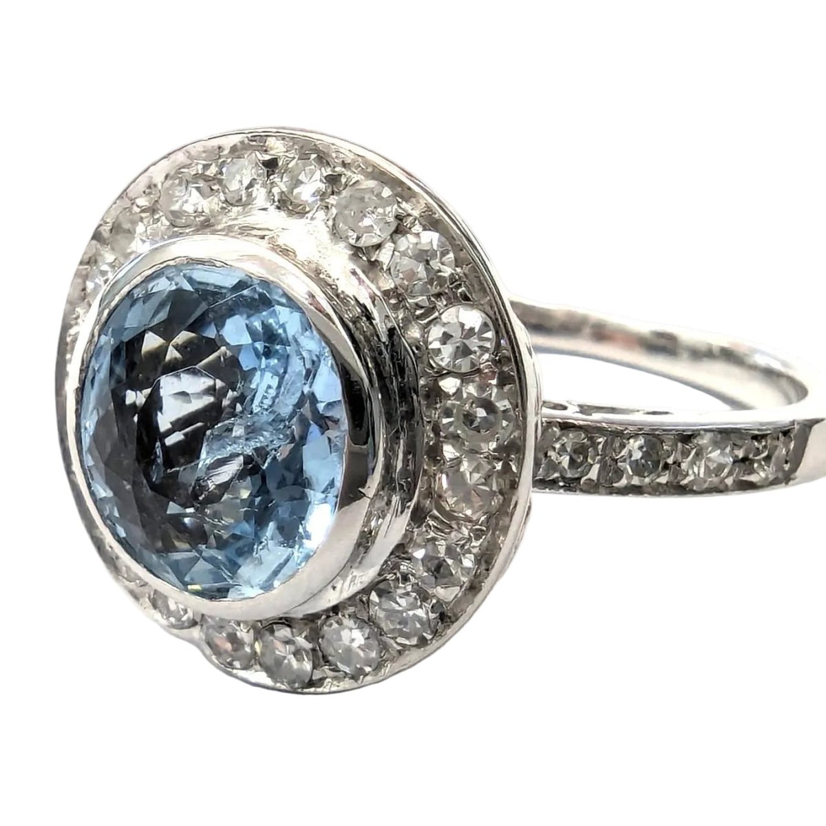 Bague Entourage en or blanc, aigue - marine et diamants - Castafiore