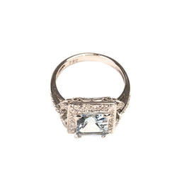 Bague Entourage en or blanc, aigue - marine et diamants - Castafiore