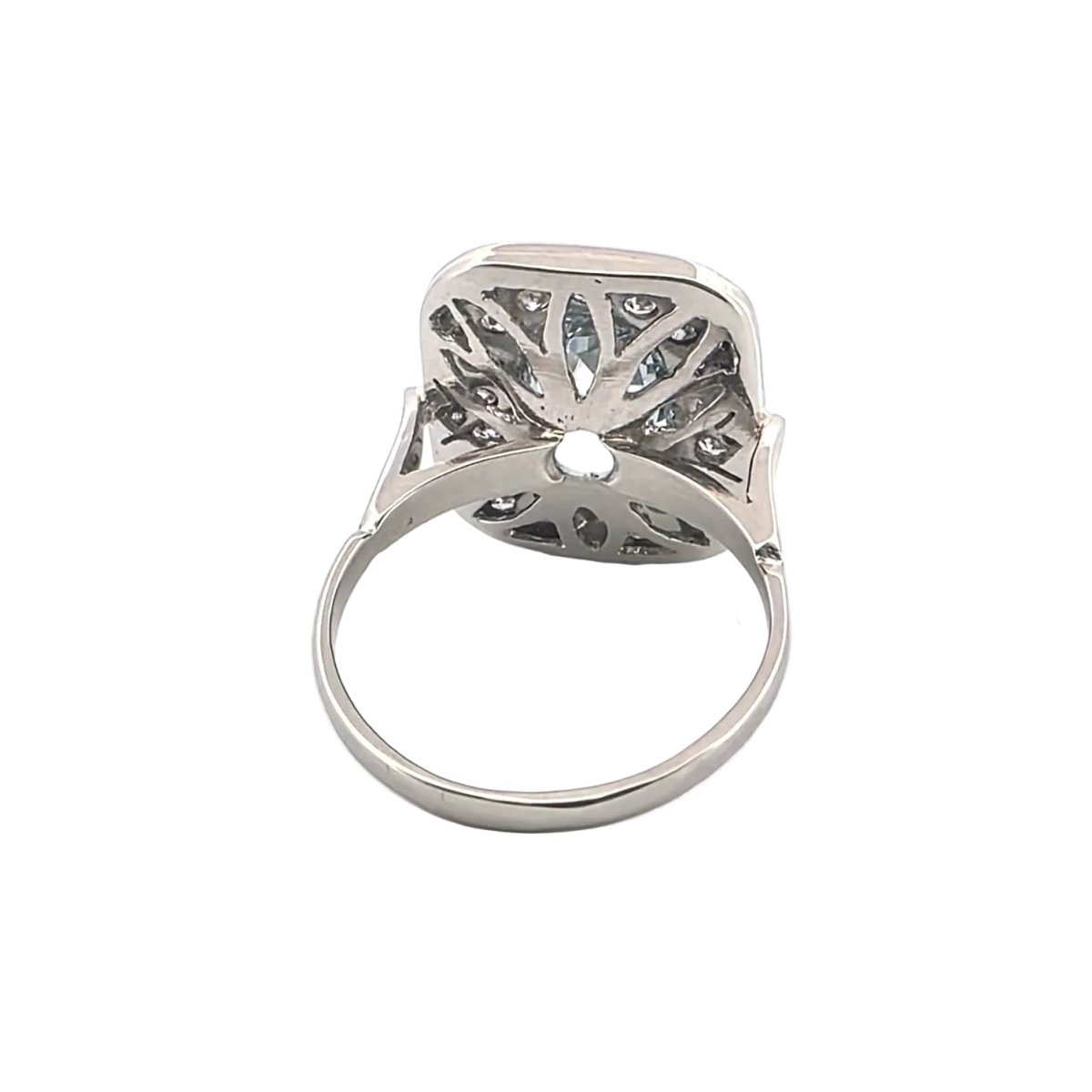 Bague Entourage en or blanc, aigue - marine et diamants - Castafiore