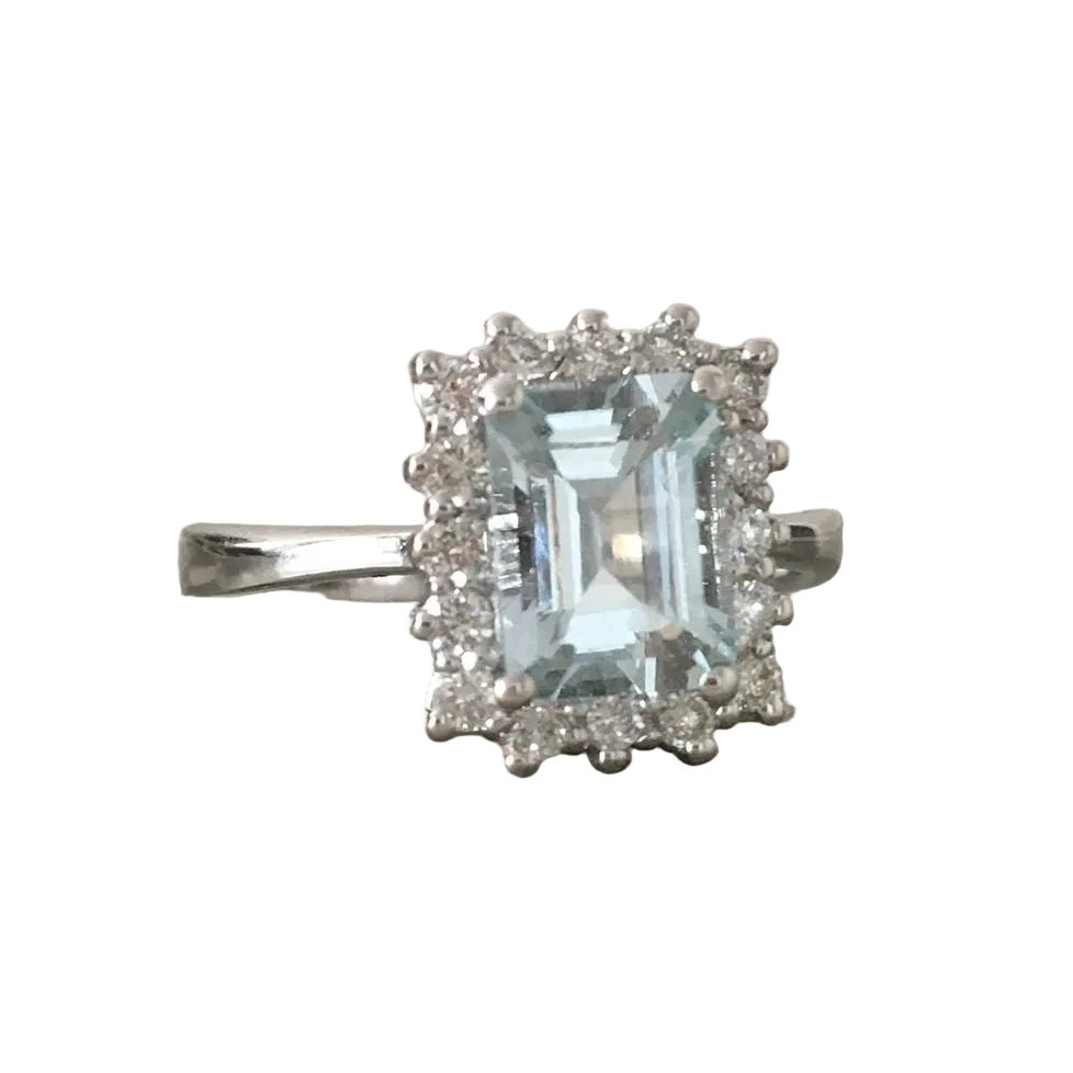 Bague Entourage en or blanc, aigue - marine et diamants - Castafiore