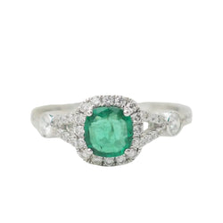 Bague entourage en or blanc, émeraude 0.61ct et diamants - Castafiore