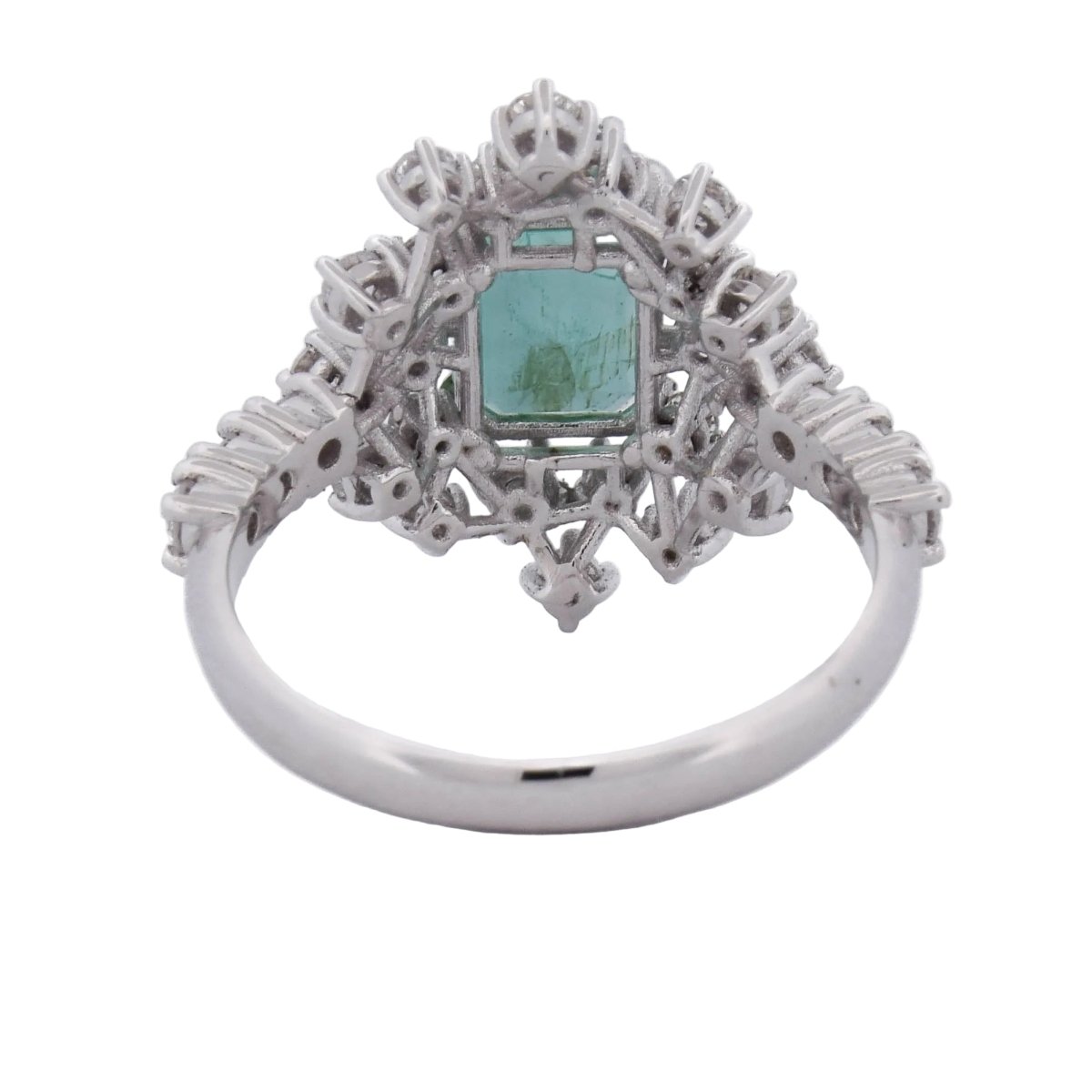 Bague Entourage en or blanc, émeraude et diamants - Castafiore