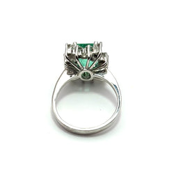 Bague Entourage en or blanc, émeraude et diamants - Castafiore