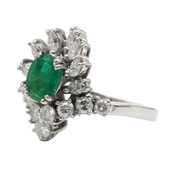 Bague Entourage en or blanc, émeraude et diamants - Castafiore