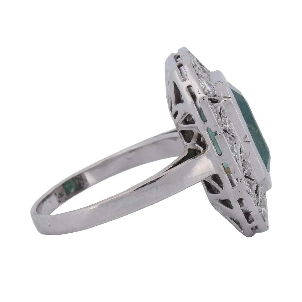 Bague Entourage en or blanc, émeraude et diamants - Castafiore