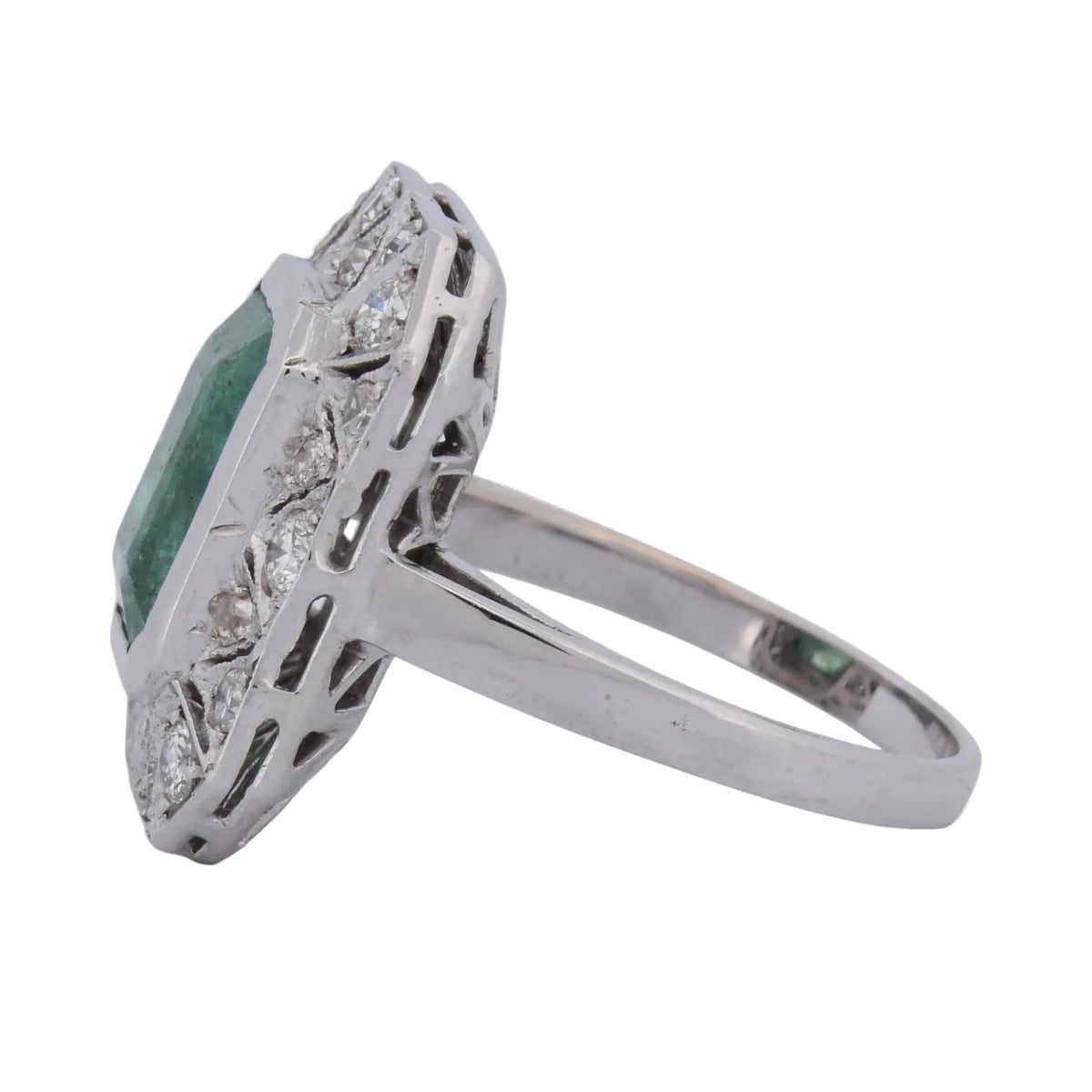 Bague Entourage en or blanc, émeraude et diamants - Castafiore