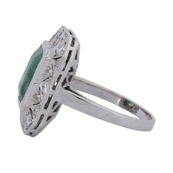 Bague Entourage en or blanc, émeraude et diamants - Castafiore