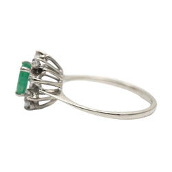 Bague Entourage en or blanc, émeraude et diamants - Castafiore