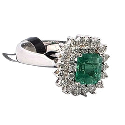 Bague Entourage en or blanc, émeraude et diamants - Castafiore
