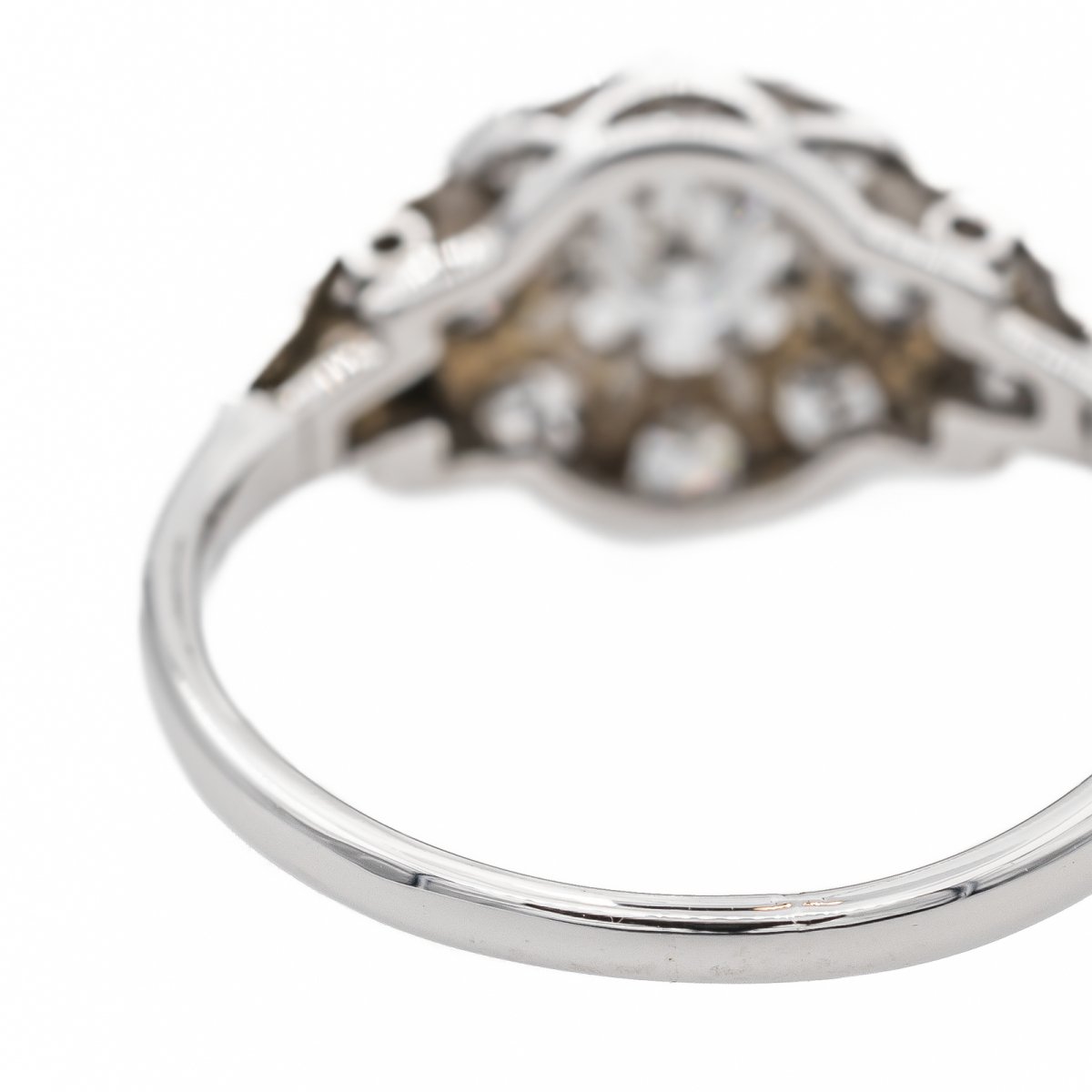 Bague Entourage en or blanc et diamant - Castafiore